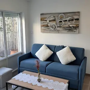 Appartement Equipe Avec Parking Isle Sur La Sorgue, LʼIsle-sur-la-Sorgue